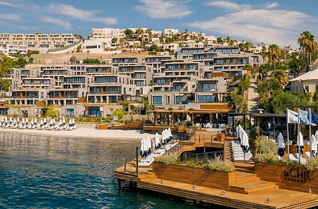 Le Chic Holiday Village